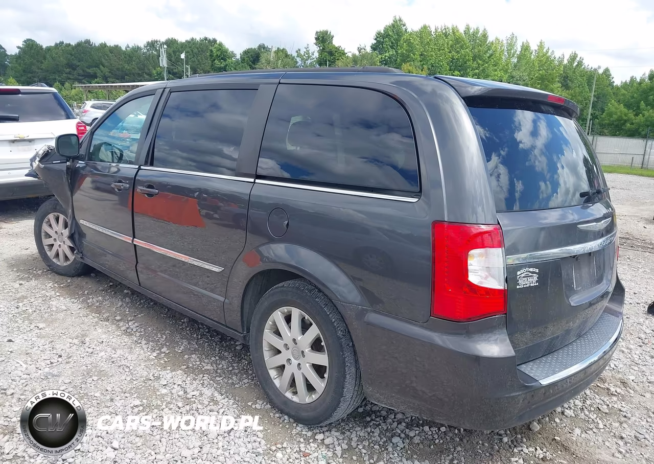 2016 Chrysler Town & Country Touring VIN:2C4RC1BG0GR127345 - 3