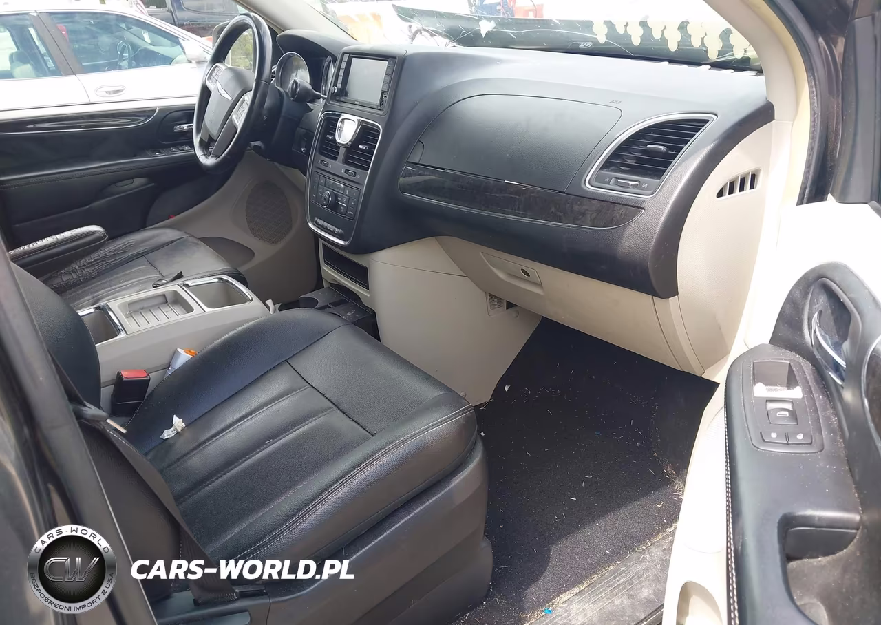 2016 Chrysler Town & Country Touring VIN:2C4RC1BG0GR127345 - 5