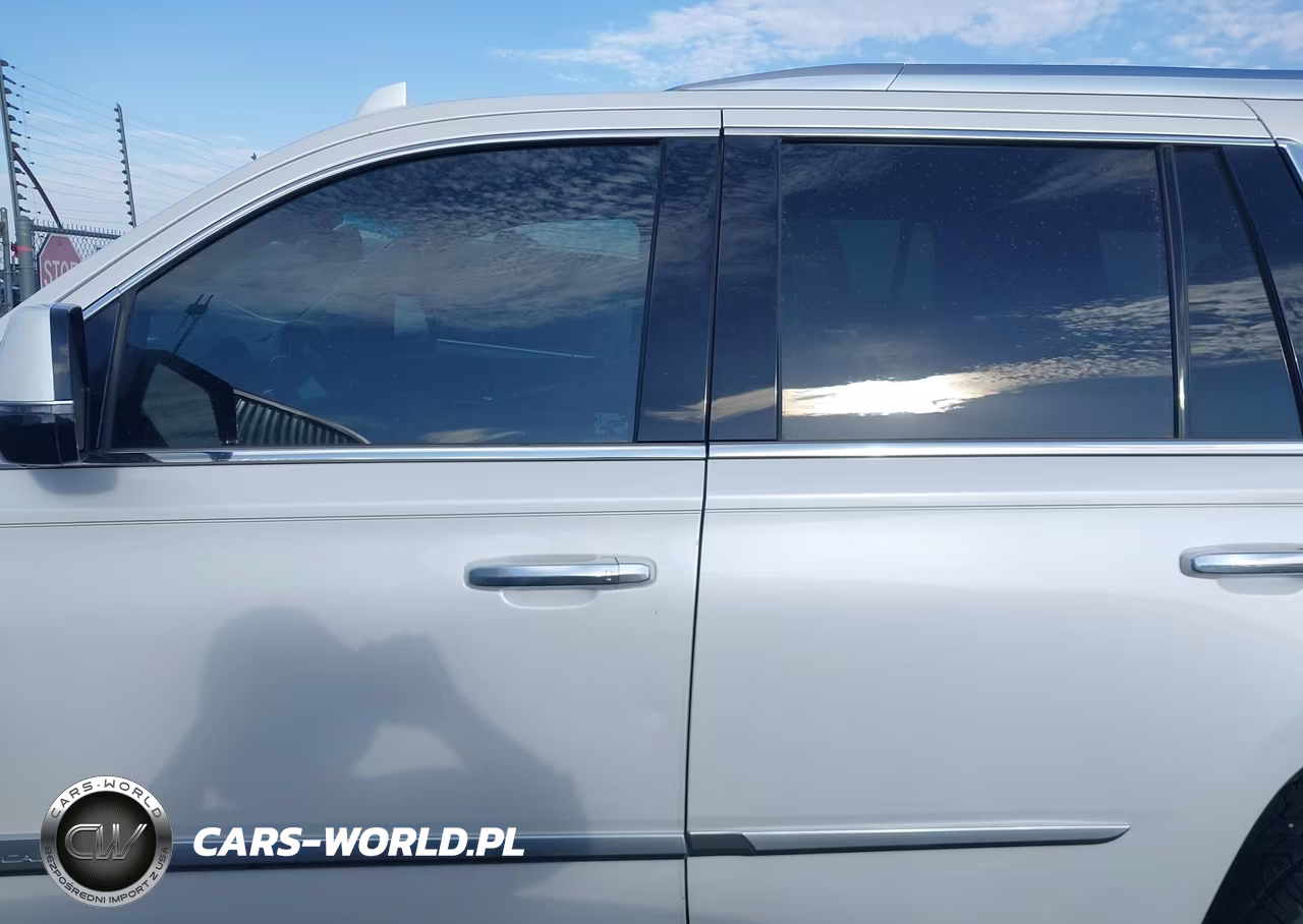 2019 Cadillac Escalade Luxury VIN:1GYS3BKJ4KR321159 - 15