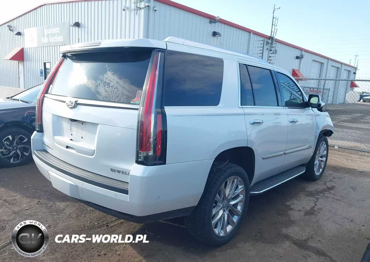 2019 Cadillac Escalade Luxury VIN:1GYS3BKJ4KR321159 - 4