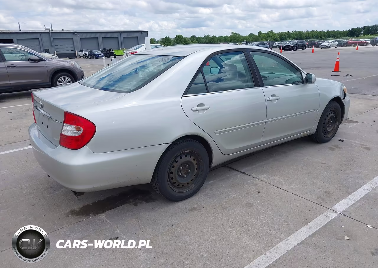 2002 Toyota Camry Xle VIN:4T1BE32K62U537229 - 4