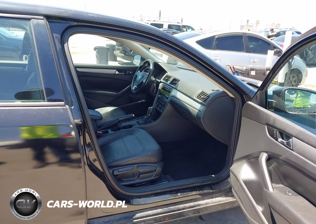 2014 Volkswagen Passat 1.8T Wolfsburg Edition VIN:1VWAT7A32EC112377 - 5