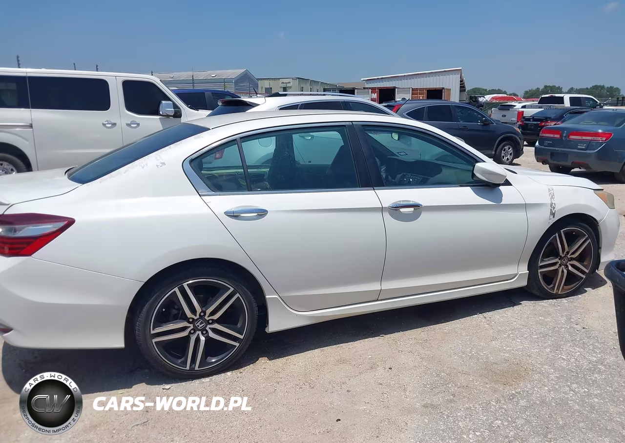 2017 Honda Accord Sport VIN:1HGCR2F59HA043390 - 13