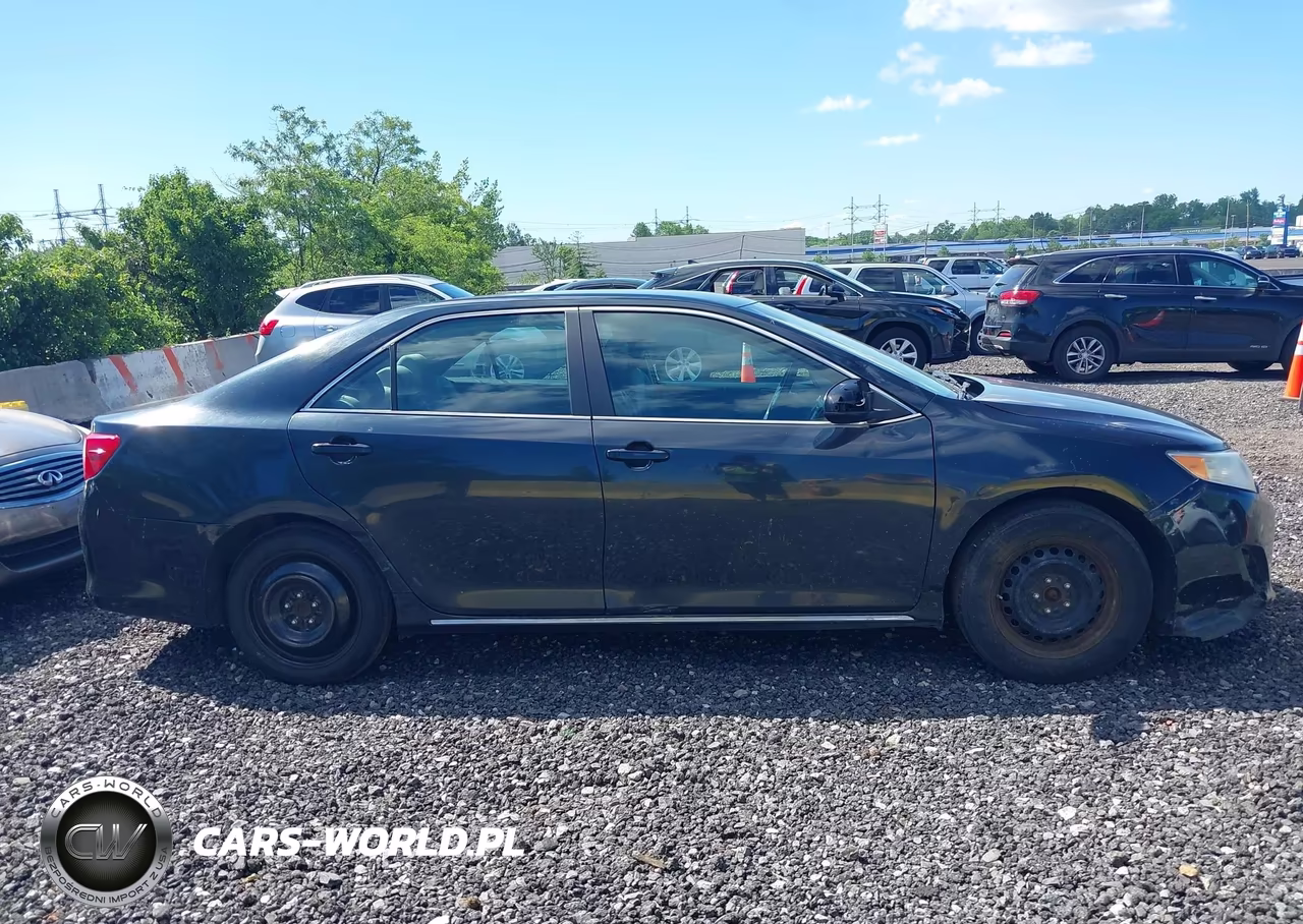 2014 Toyota Camry Le VIN:4T1BF1FK1EU313284 - 13