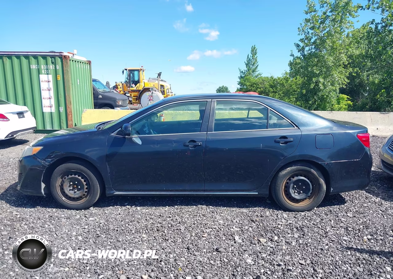 2014 Toyota Camry Le VIN:4T1BF1FK1EU313284 - 14