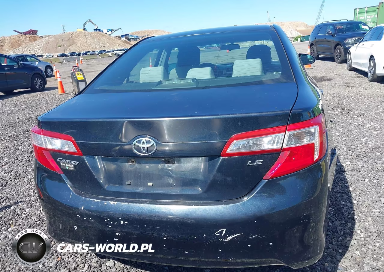 2014 Toyota Camry Le VIN:4T1BF1FK1EU313284 - 16