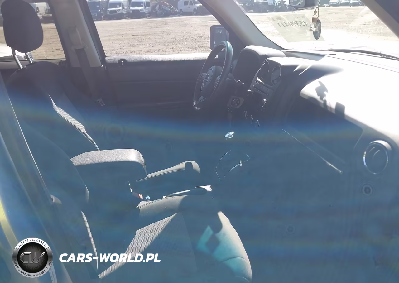 2013 Jeep Patriot Latitude VIN:1C4NJRFB1DD263662 - 5