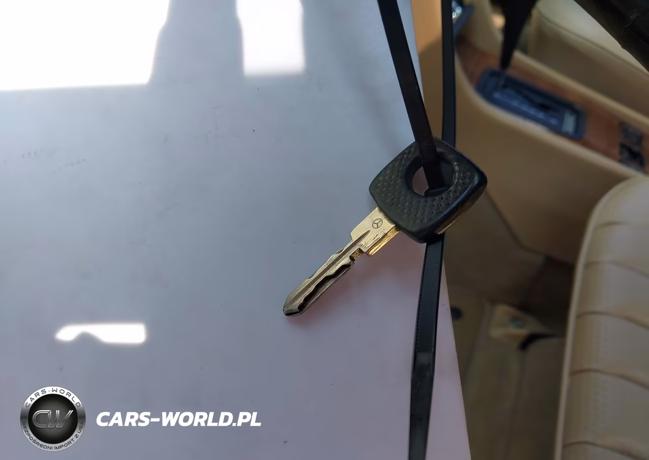 1990 Mercedes-Benz 300 E 2.6 VIN:WDBEA26D2LB232454 - 11