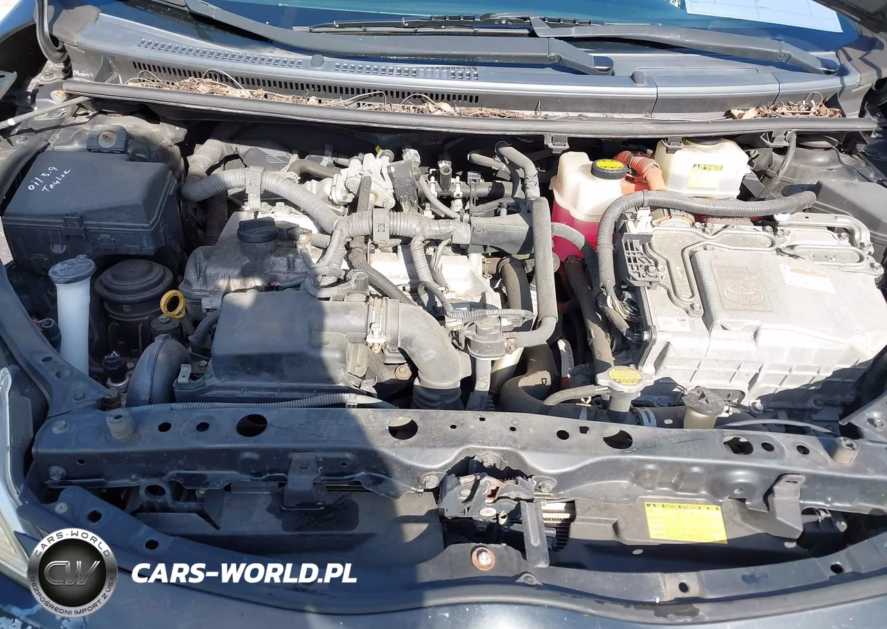 2014 Toyota Prius C One VIN:JTDKDTB3XE1563970 - 10