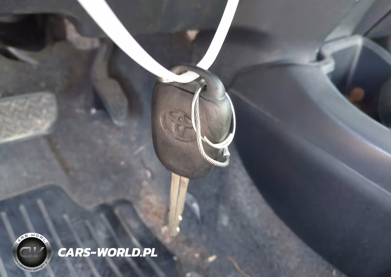 2014 Toyota Prius C One VIN:JTDKDTB3XE1563970 - 11