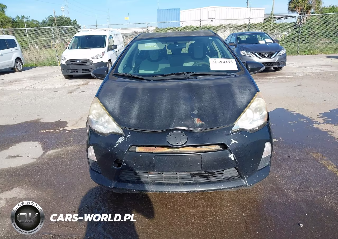 2014 Toyota Prius C One VIN:JTDKDTB3XE1563970 - 12