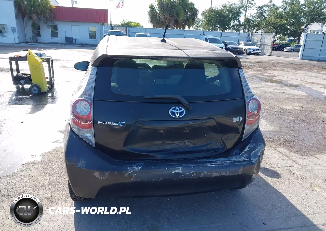2014 Toyota Prius C One VIN:JTDKDTB3XE1563970 - 16