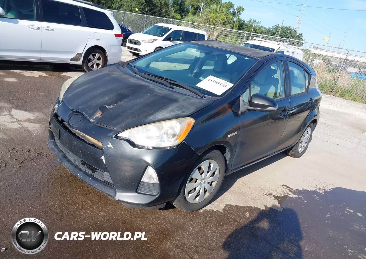2014 Toyota Prius C One VIN:JTDKDTB3XE1563970 - 2