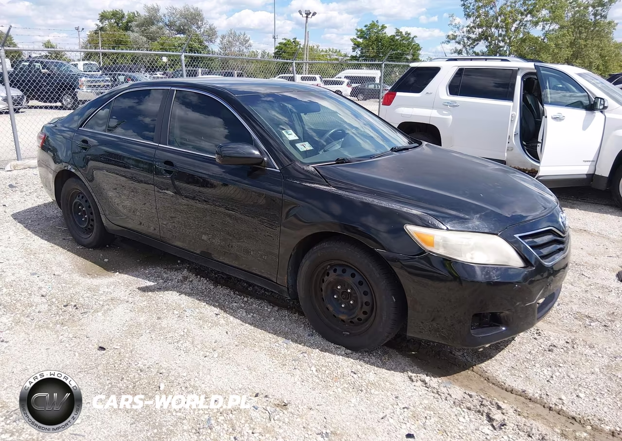 2010 Toyota Camry Le – zdjęcie 1 z 12