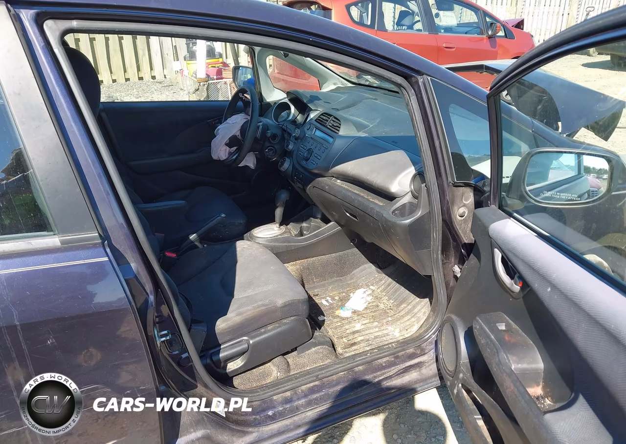 2010 Honda Fit Sport VIN:JHMGE8H41AC008287 - 5