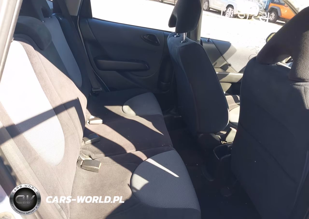 2008 Honda Fit VIN:JHMGD37498S065067 - 8
