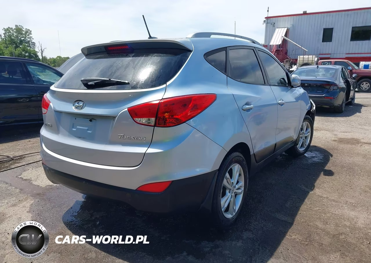 2013 Hyundai Tucson Gls VIN:KM8JU3AC2DU688824 - 4