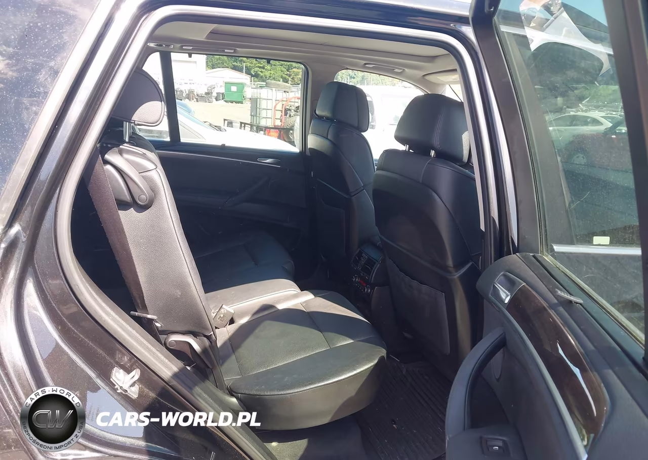 2012 BMW X5 xDrive50I VIN:5UXZV8C56CL425156 - 8