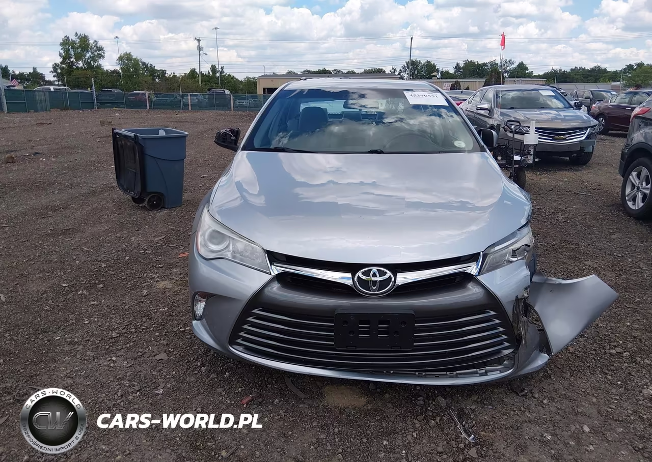2017 Toyota Camry Le VIN:4T1BF1FK1HU367673 - 12