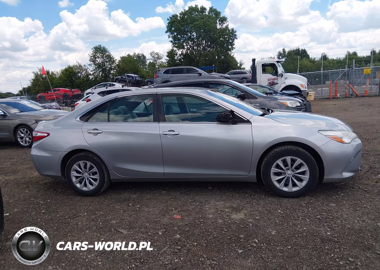 2017 Toyota Camry Le VIN:4T1BF1FK1HU367673 - 13
