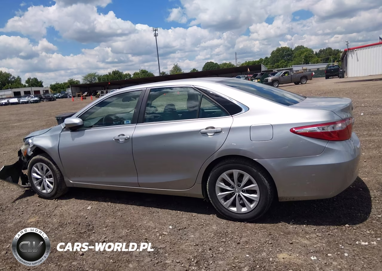 2017 Toyota Camry Le VIN:4T1BF1FK1HU367673 - 14