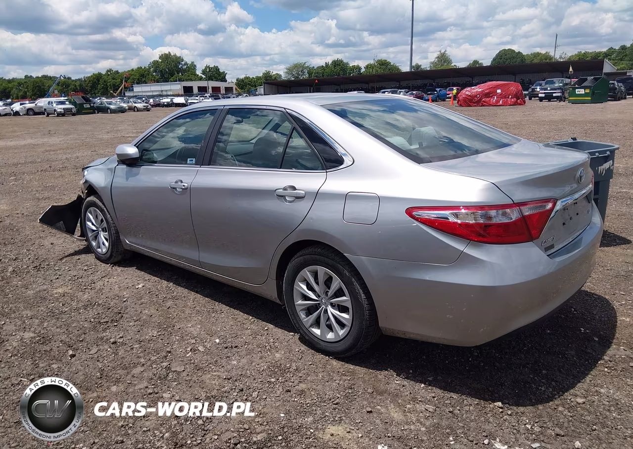 2017 Toyota Camry Le VIN:4T1BF1FK1HU367673 - 3