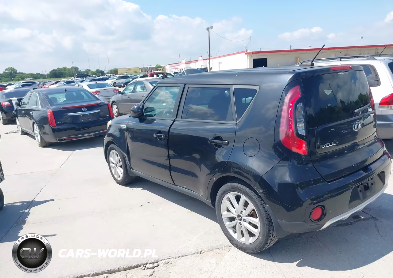 2018 Kia Soul + VIN:KNDJP3A53J7898629 - 14