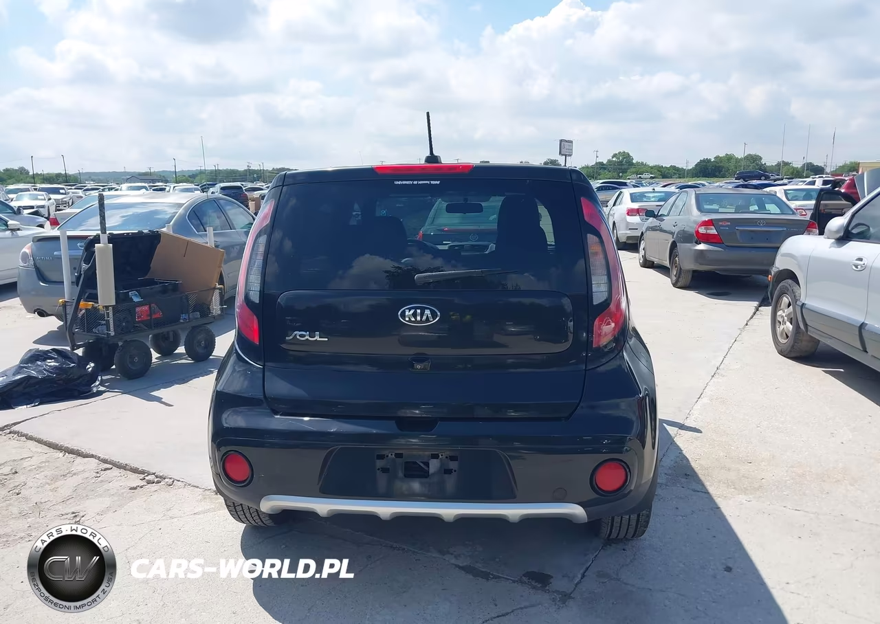 2018 Kia Soul + VIN:KNDJP3A53J7898629 - 16