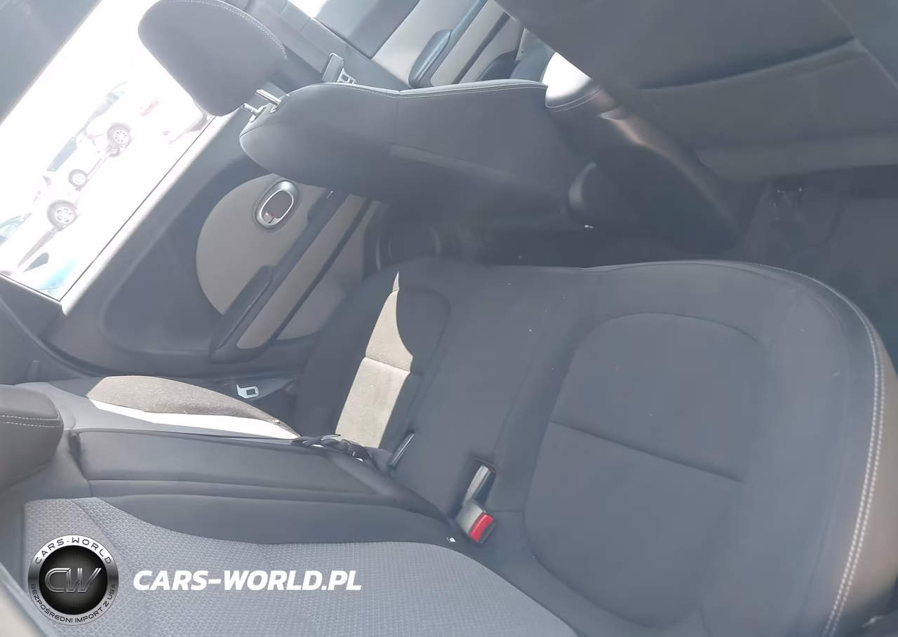 2018 Kia Soul + VIN:KNDJP3A53J7898629 - 8