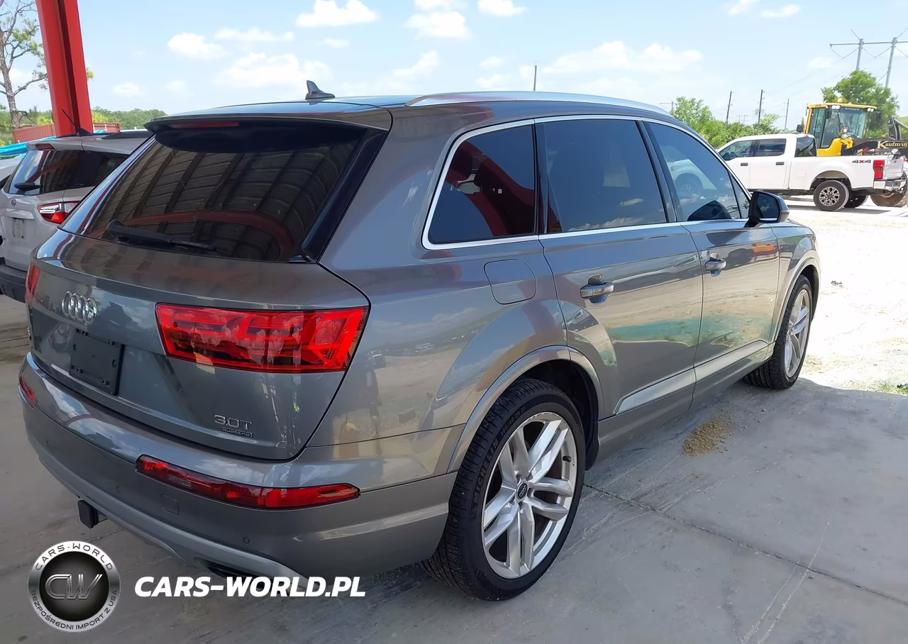 2018 Audi Q7 3.0T Premium VIN:WA1VAAF77JD030968 - 4