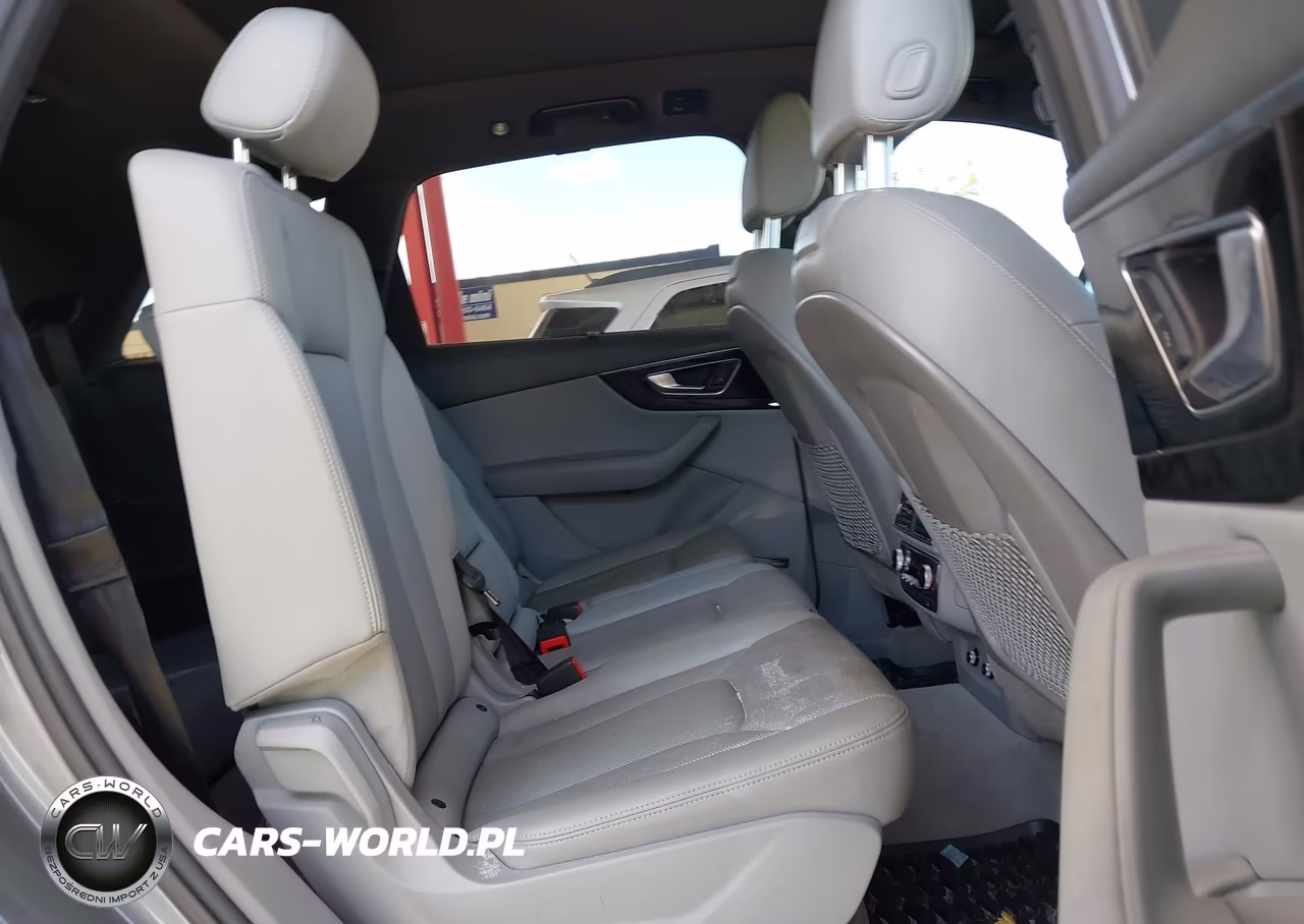2018 Audi Q7 3.0T Premium VIN:WA1VAAF77JD030968 - 8
