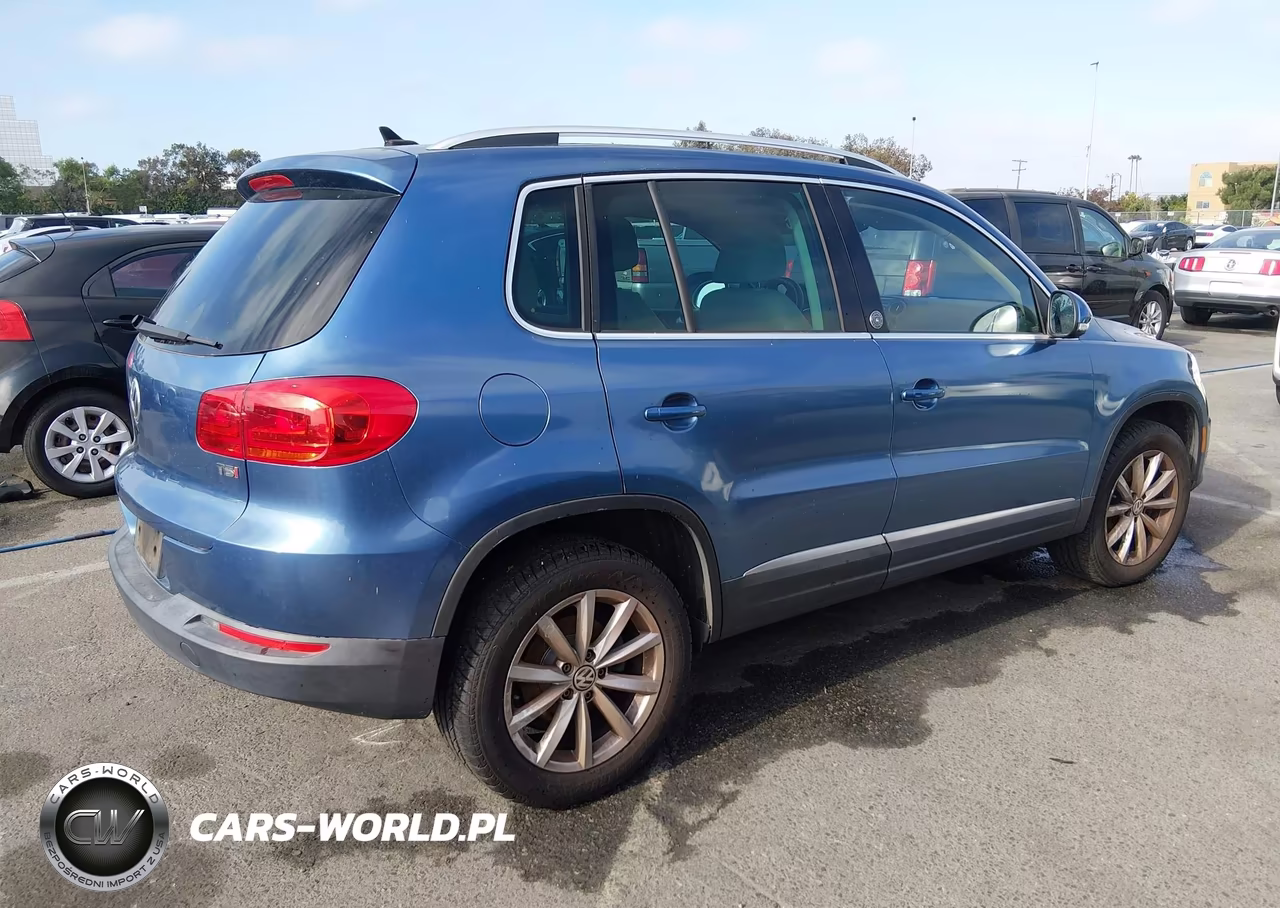 2017 Volkswagen Tiguan 2.0T Wolfsburg Edition VIN:WVGRV7AX4HW502480 - 4