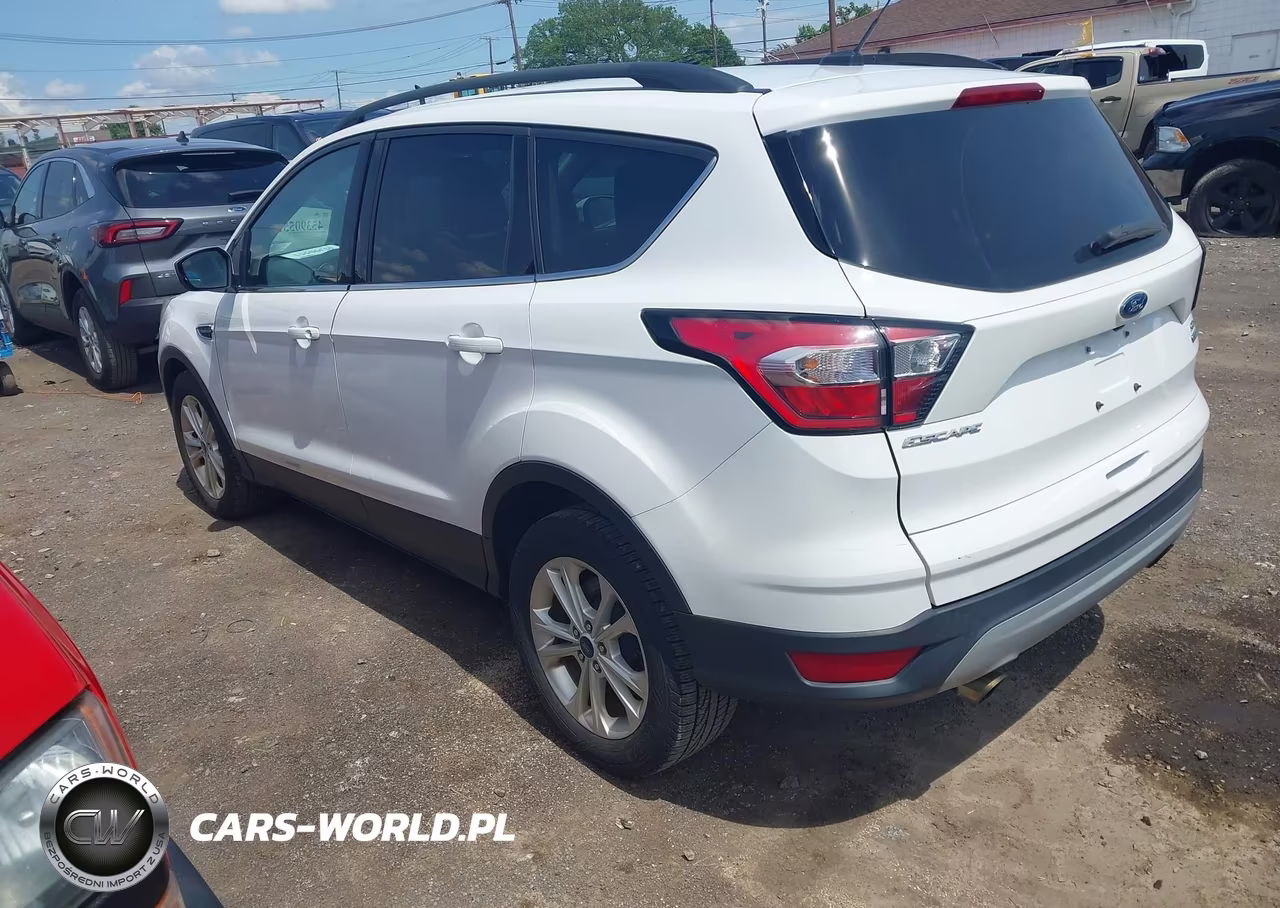 2018 Ford Escape Se VIN:1FMCU0GD6JUB16934 - 3