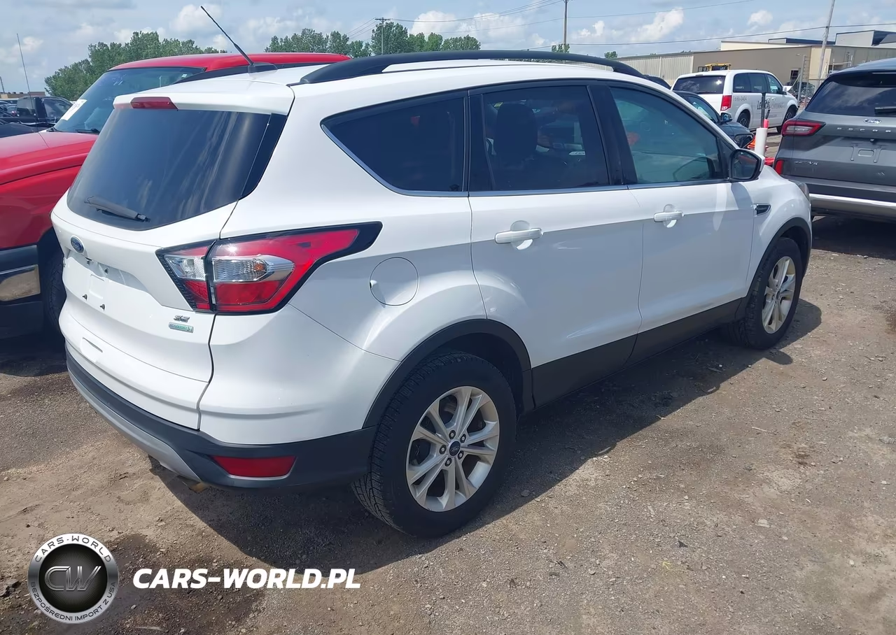 2018 Ford Escape Se VIN:1FMCU0GD6JUB16934 - 4