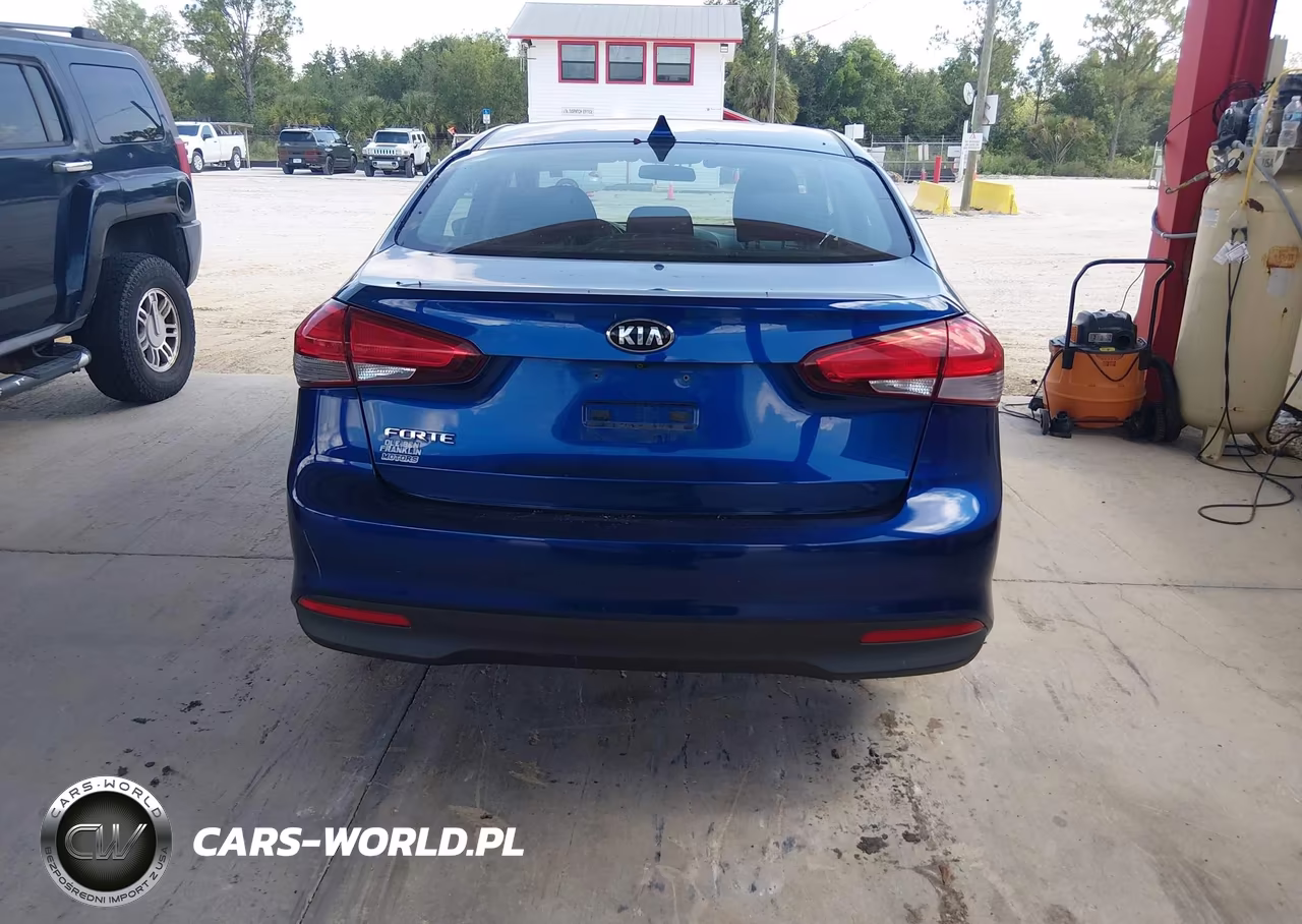 2018 Kia Forte Lx VIN:3KPFL4A75JE238486 - 16