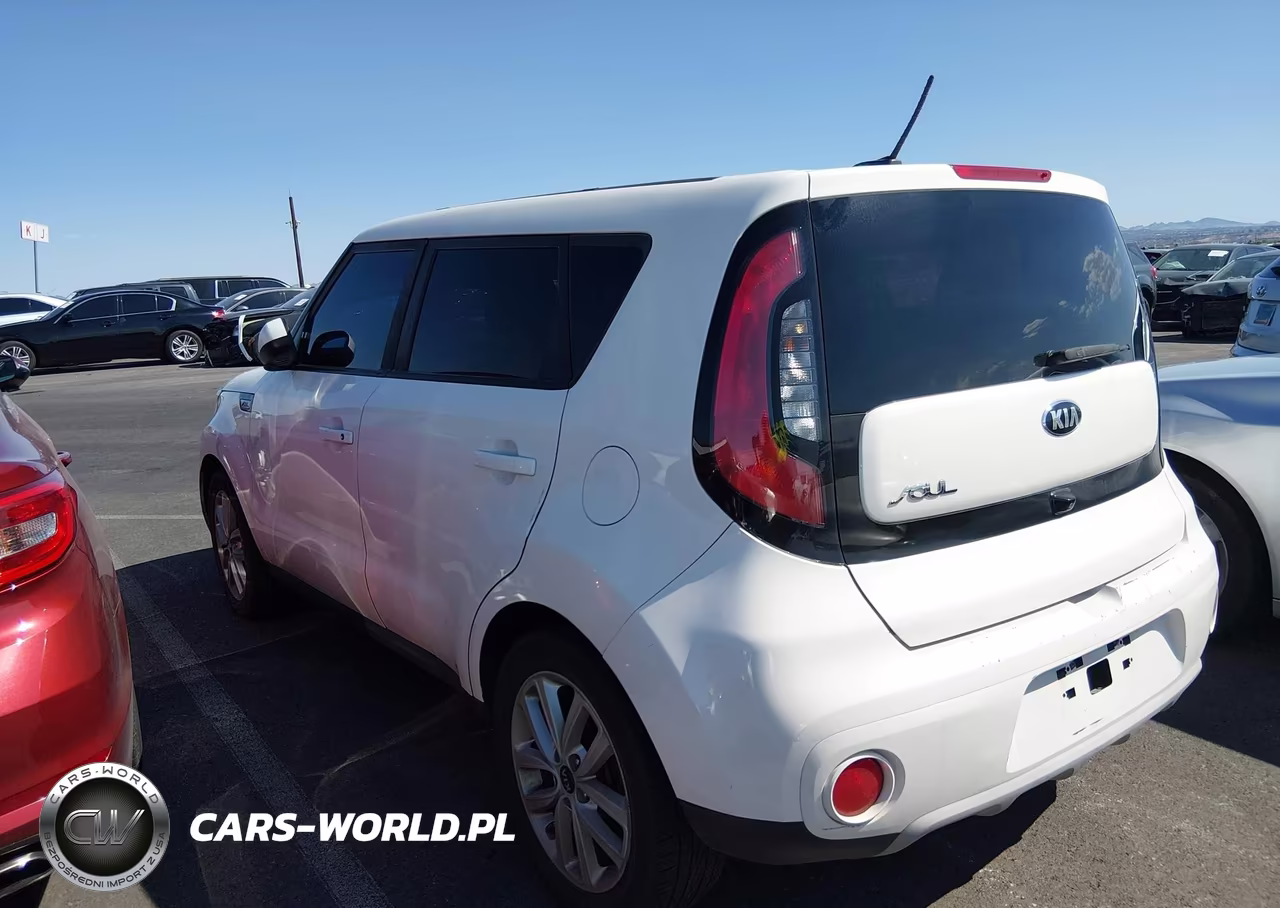 2019 Kia Soul + VIN:KNDJP3A5XK7670676 - 14