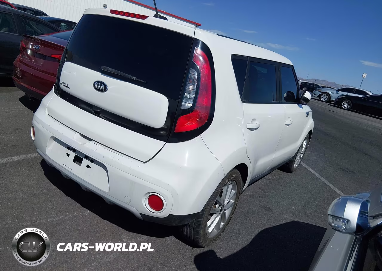 2019 Kia Soul + VIN:KNDJP3A5XK7670676 - 4