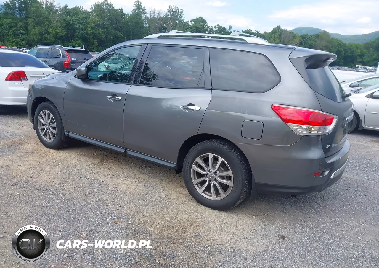 2015 Nissan Pathfinder S VIN:5N1AR2MM5FC685604 - 3