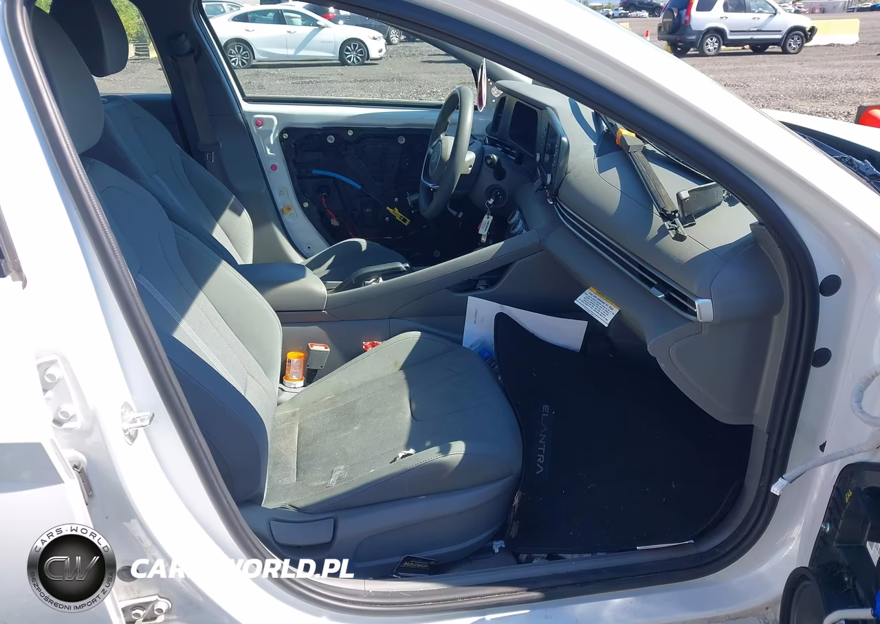 2024 Hyundai Elantra Se VIN:KMHLL4DG4RU653483 - 5