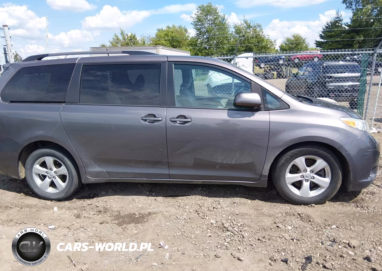 2016 Toyota Sienna Le 8 Passenger VIN:5TDKK3DC1GS711299 - 13