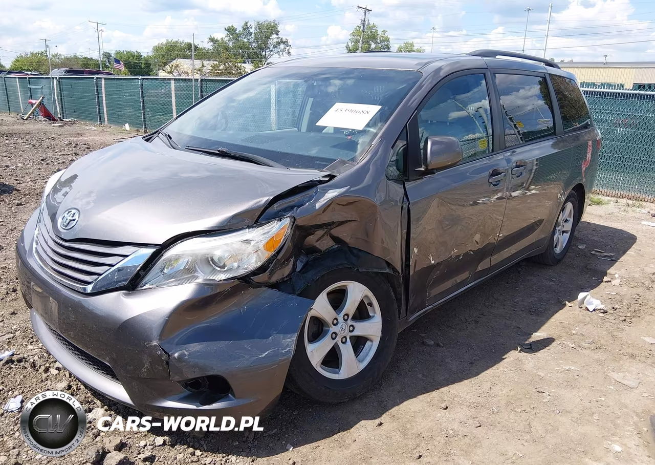 2016 Toyota Sienna Le 8 Passenger VIN:5TDKK3DC1GS711299 - 2