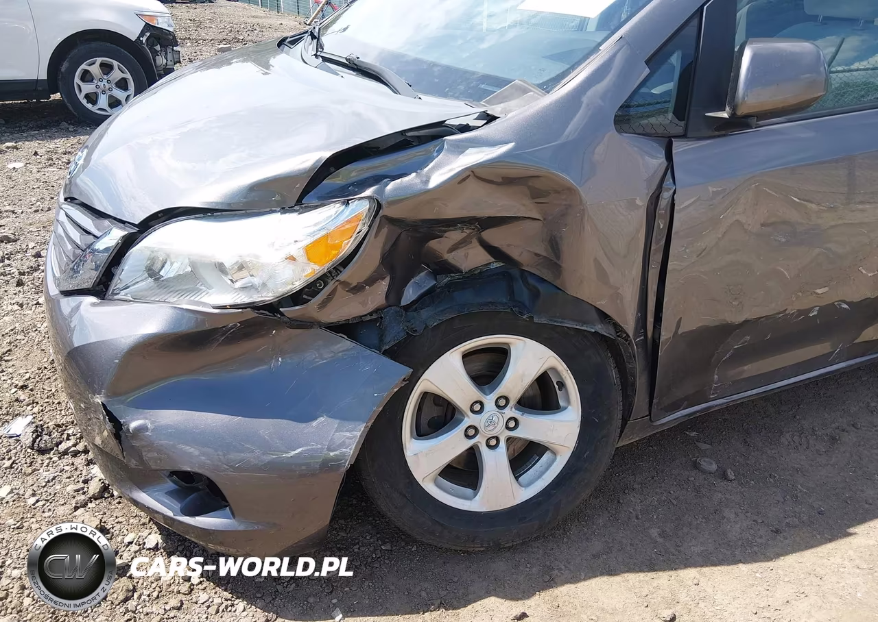 2016 Toyota Sienna Le 8 Passenger VIN:5TDKK3DC1GS711299 - 6