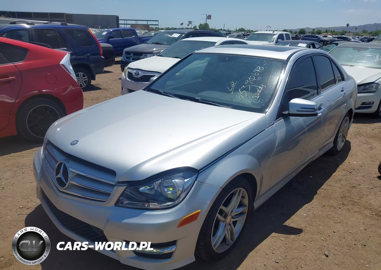 2013 Mercedes-Benz C 300 Sport 4Matic VIN:WDDGF8AB8DG108817 - 2
