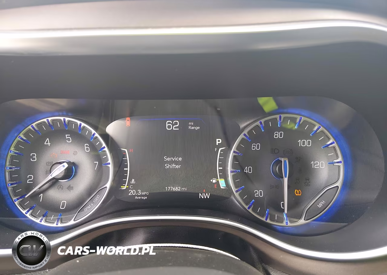 2017 Chrysler Pacifica Touring-L Plus VIN:2C4RC1EG5HR669506 - 7