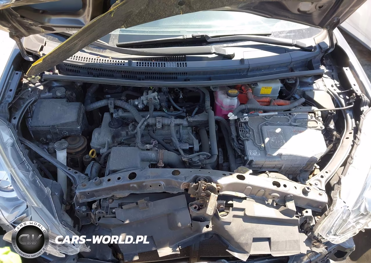 2015 Toyota Prius C Two VIN:JTDKDTB30F1101368 - 10