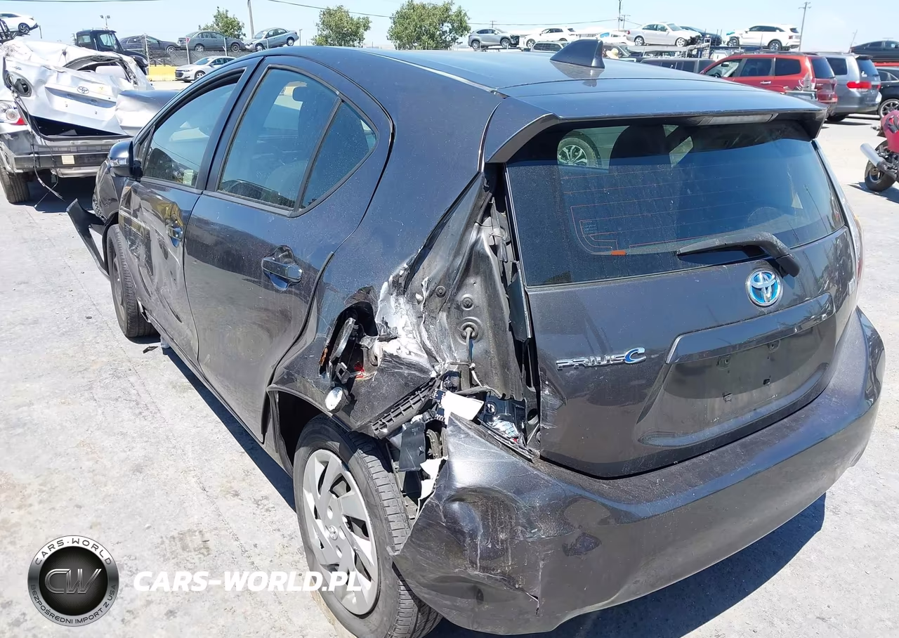 2015 Toyota Prius C Two VIN:JTDKDTB30F1101368 - 14