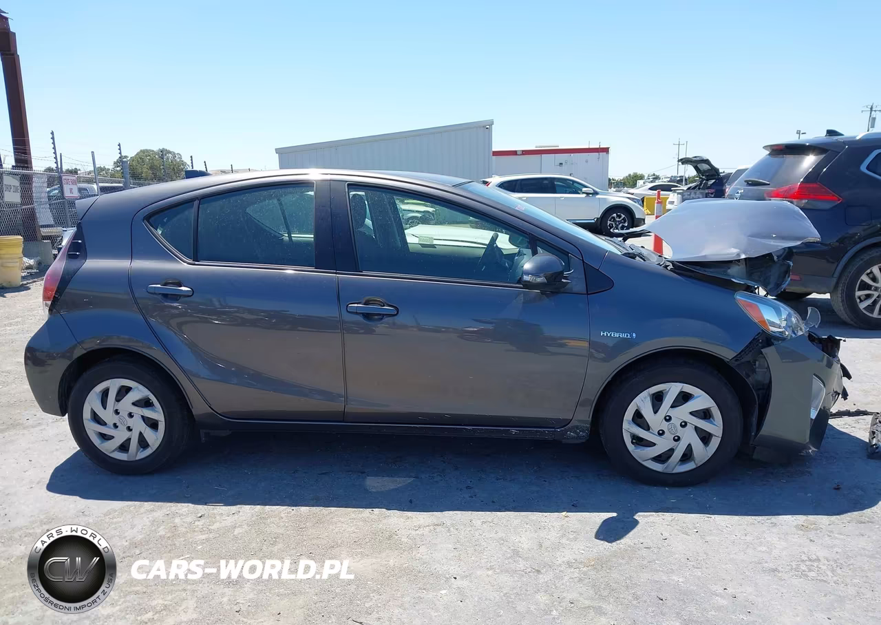 2015 Toyota Prius C Two VIN:JTDKDTB30F1101368 - 16