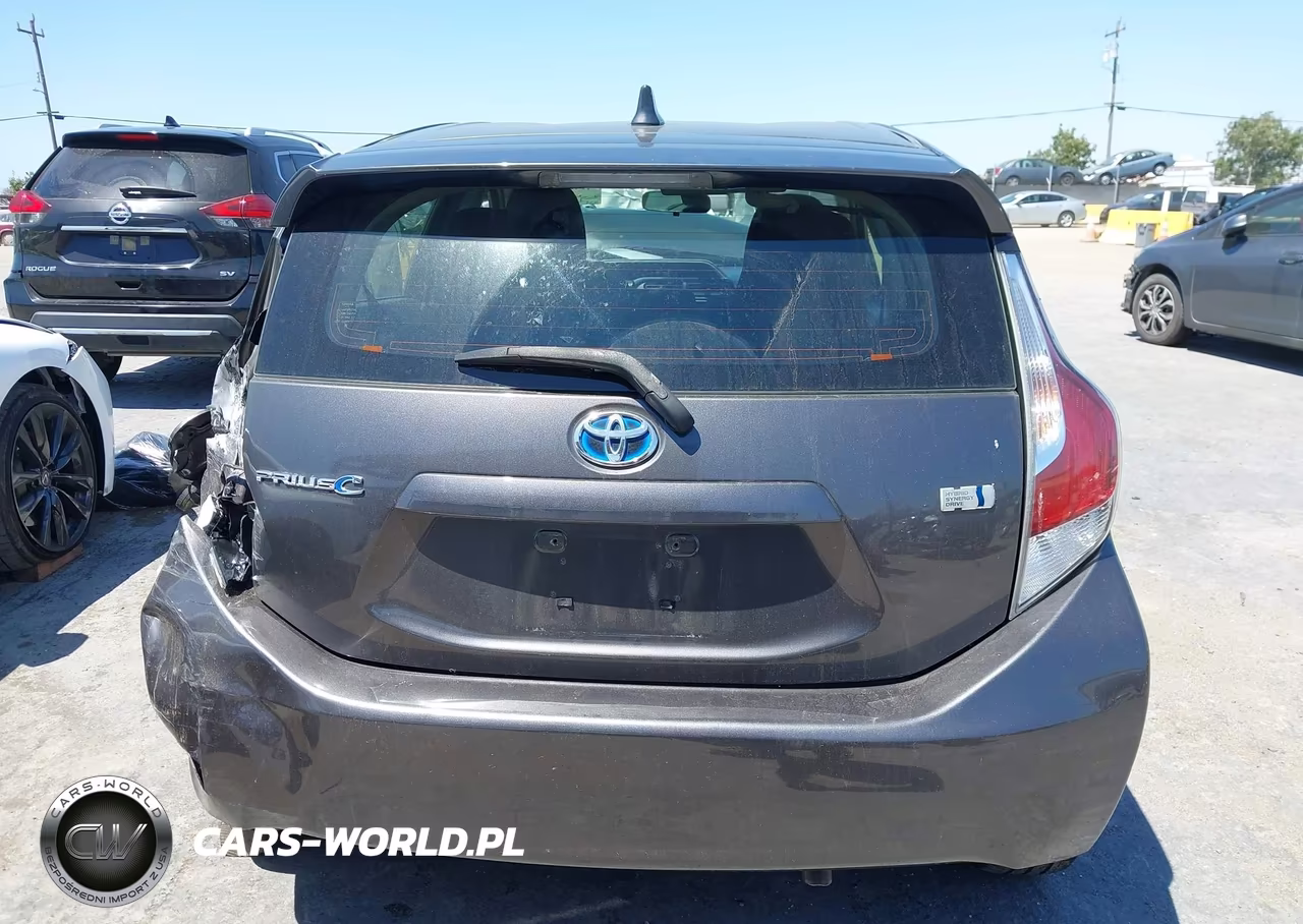 2015 Toyota Prius C Two VIN:JTDKDTB30F1101368 - 19