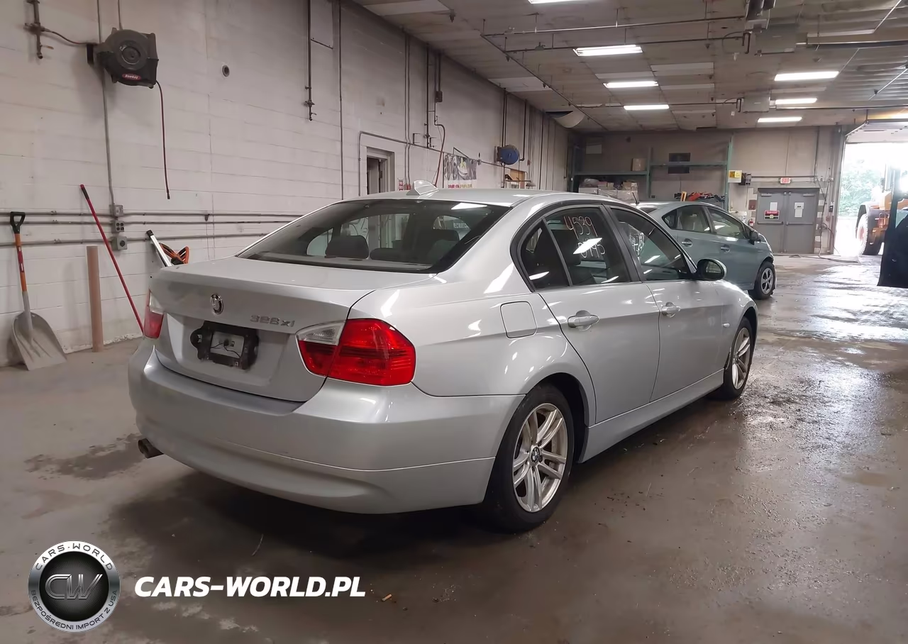 2007 BMW 328Xi VIN:WBAVC73517KP32615 - 4