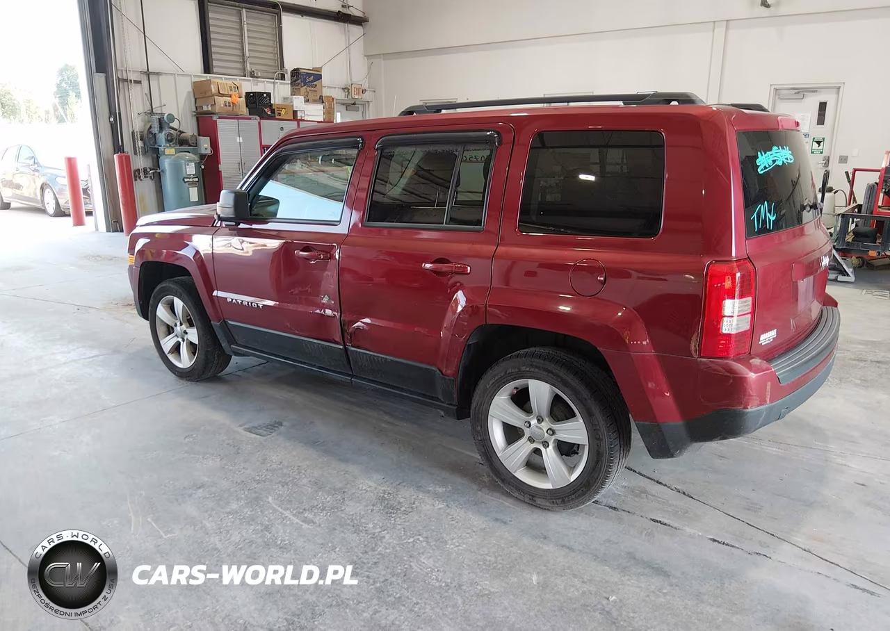 2016 Jeep Patriot Latitude VIN:1C4NJPFAXGD642031 - 3